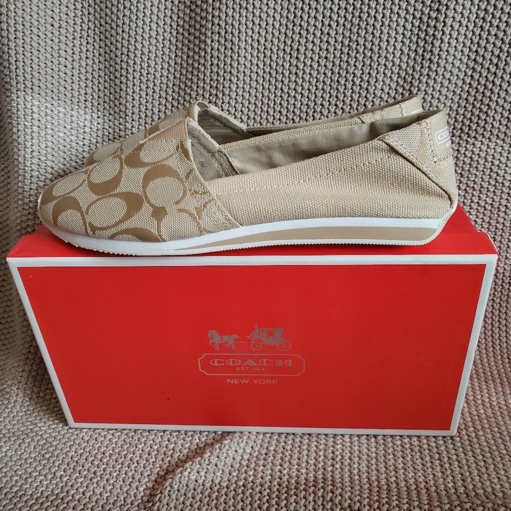 Authentic Classic Coach Slip Ons Size 6 - Picture 2 of 6